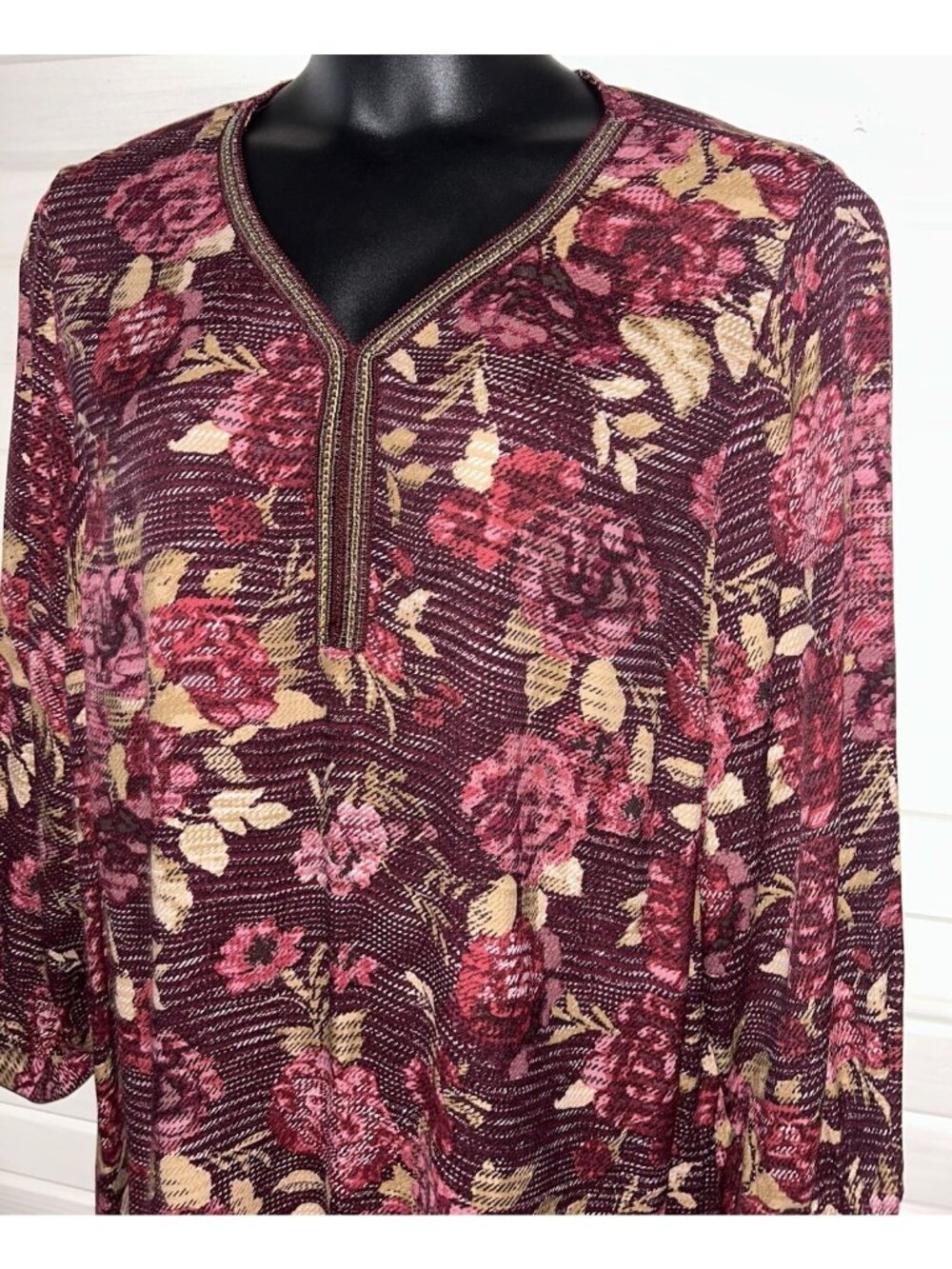 CJ Banks Sz 2X PLUS Floral Striped V-Neck Tunic Burgundy Brocade Ribbon Trim EUC